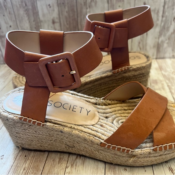 Brown strap wedges with buckle (sz 9.5) - Picture 2 of 11